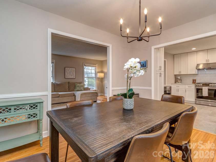 6624 Sunview Drive, Charlotte, NC 28210.  MLS# CAR4348942, YatesRealty ID 6101. 