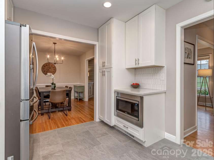 6624 Sunview Drive, Charlotte, NC 28210.  MLS# CAR4348942, YatesRealty ID 6101. 
