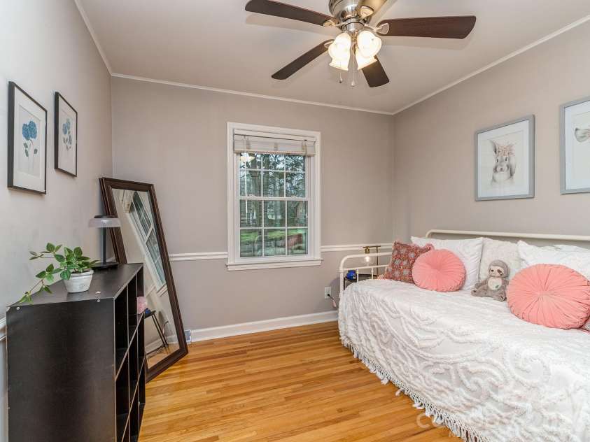 6624 Sunview Drive, Charlotte, NC 28210.  MLS# CAR4348942, YatesRealty ID 6101. 