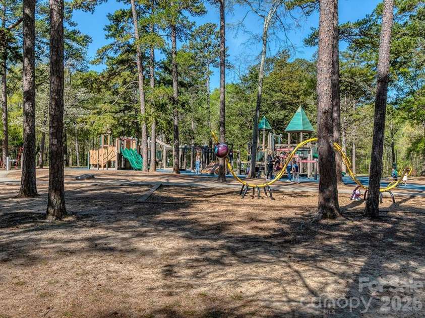 6624 Sunview Drive, Charlotte, NC 28210.  MLS# CAR4348942, YatesRealty ID 6101. 