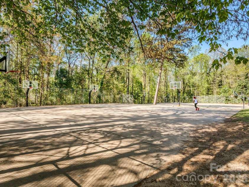 6624 Sunview Drive, Charlotte, NC 28210.  MLS# CAR4348942, YatesRealty ID 6101. 