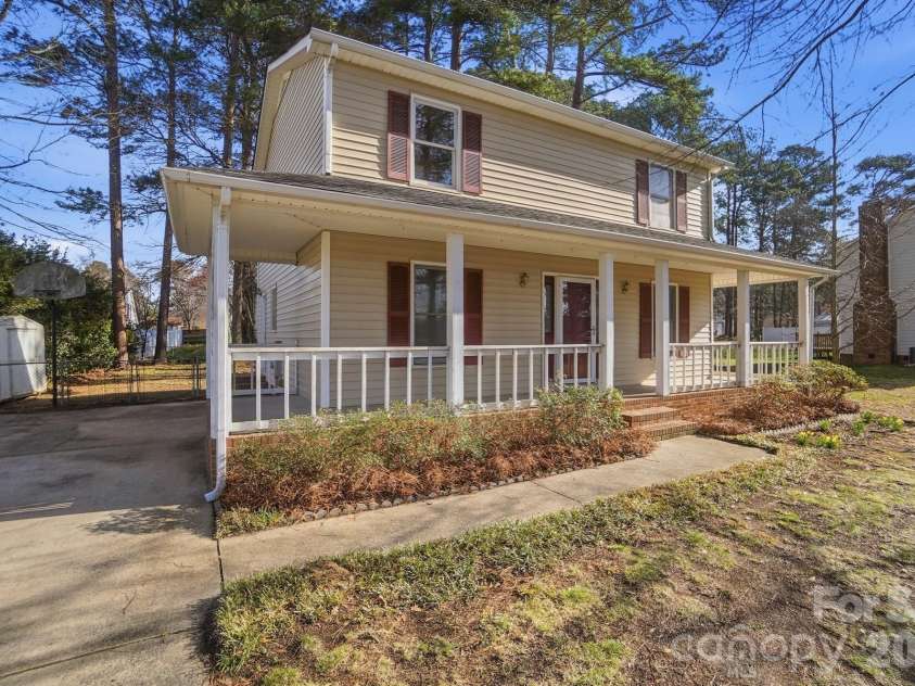 1400 Neal Hawkins Road, Gastonia, NC 28056.  MLS# CAR4337808, YatesRealty ID 6102. 