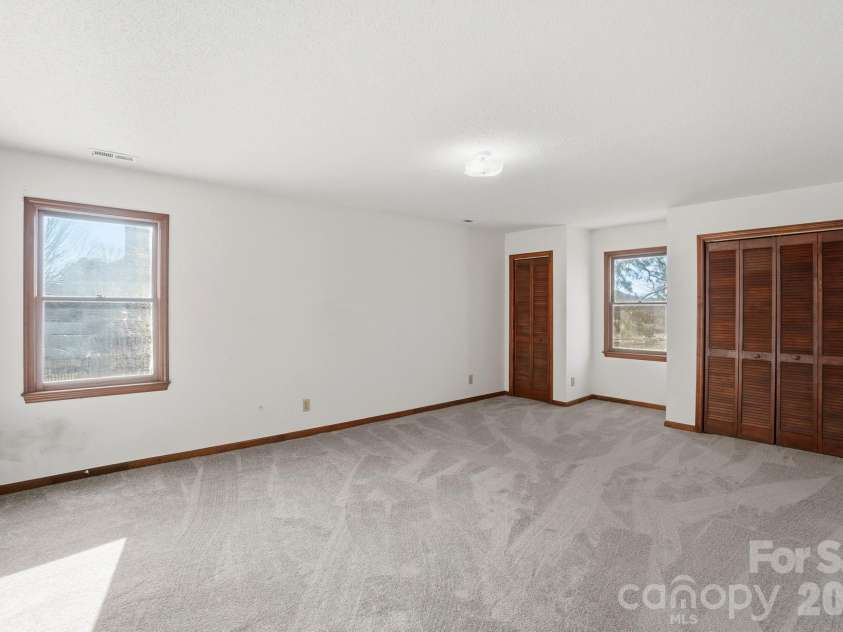 1400 Neal Hawkins Road, Gastonia, NC 28056.  MLS# CAR4337808, YatesRealty ID 6102. 