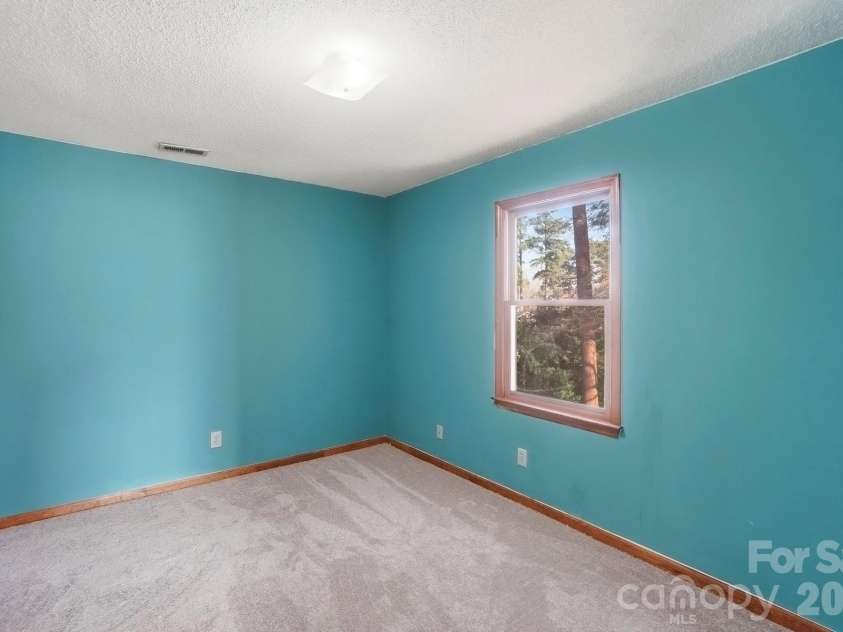 1400 Neal Hawkins Road, Gastonia, NC 28056.  MLS# CAR4337808, YatesRealty ID 6102. 
