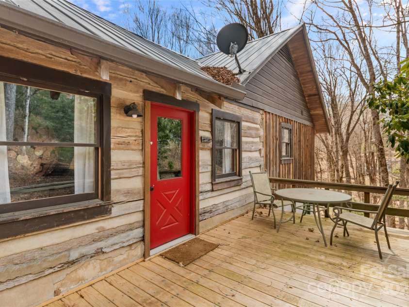 988 English Ridge Lane, Mars Hill, NC 28754.  MLS# CAR4235655, YatesRealty ID 6102. 