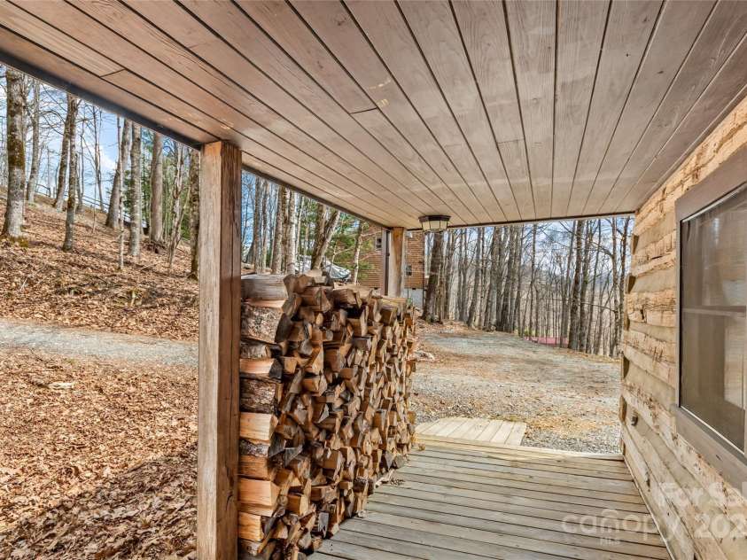 988 English Ridge Lane, Mars Hill, NC 28754.  MLS# CAR4235655, YatesRealty ID 6102. 
