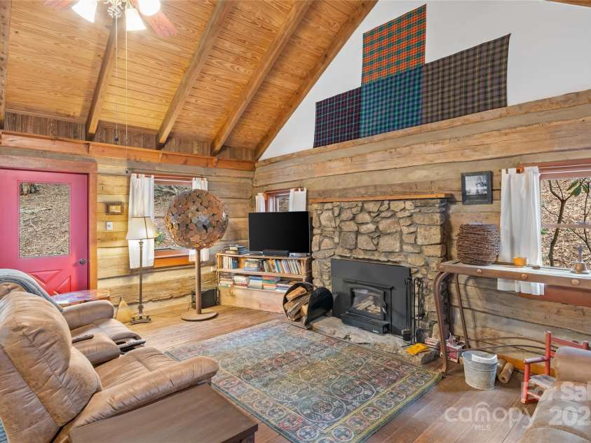 988 English Ridge Lane, Mars Hill, NC 28754.  MLS# CAR4235655, YatesRealty ID 6102. 