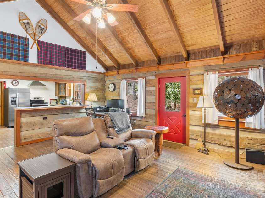 988 English Ridge Lane, Mars Hill, NC 28754.  MLS# CAR4235655, YatesRealty ID 6102. 