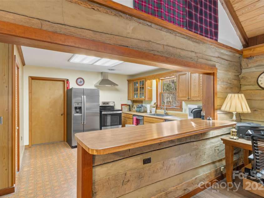 988 English Ridge Lane, Mars Hill, NC 28754.  MLS# CAR4235655, YatesRealty ID 6102. 