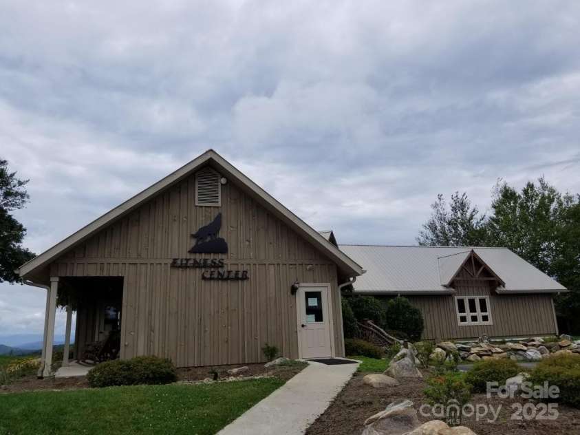 988 English Ridge Lane, Mars Hill, NC 28754.  MLS# CAR4235655, YatesRealty ID 6102. 