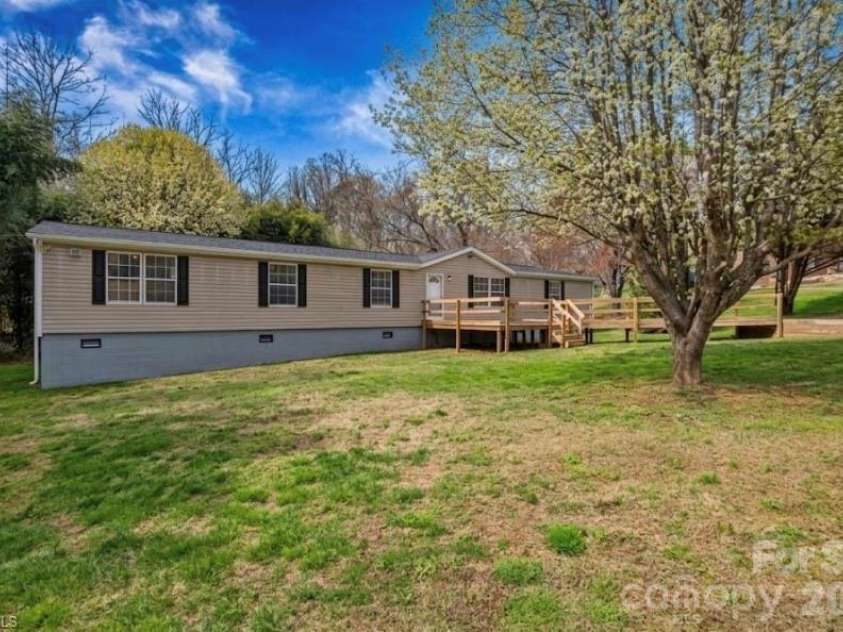 248 Mulberry Park Road, North Wilkesboro, NC 28659.  MLS# CAR4361057, YatesRealty ID 6103. 