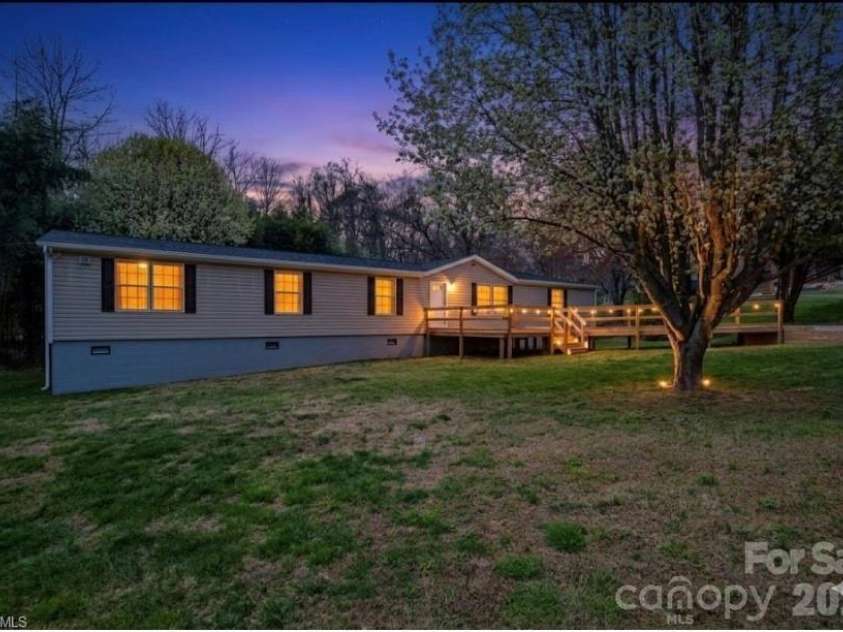 248 Mulberry Park Road, North Wilkesboro, NC 28659.  MLS# CAR4361057, YatesRealty ID 6103. 