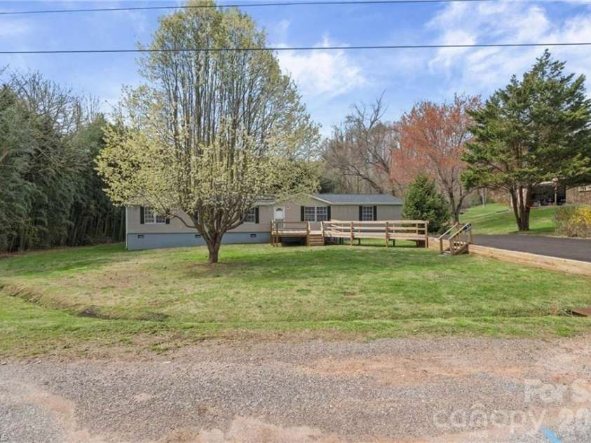 248 Mulberry Park Road, North Wilkesboro, NC 28659.  MLS# CAR4361057, YatesRealty ID 6103. 