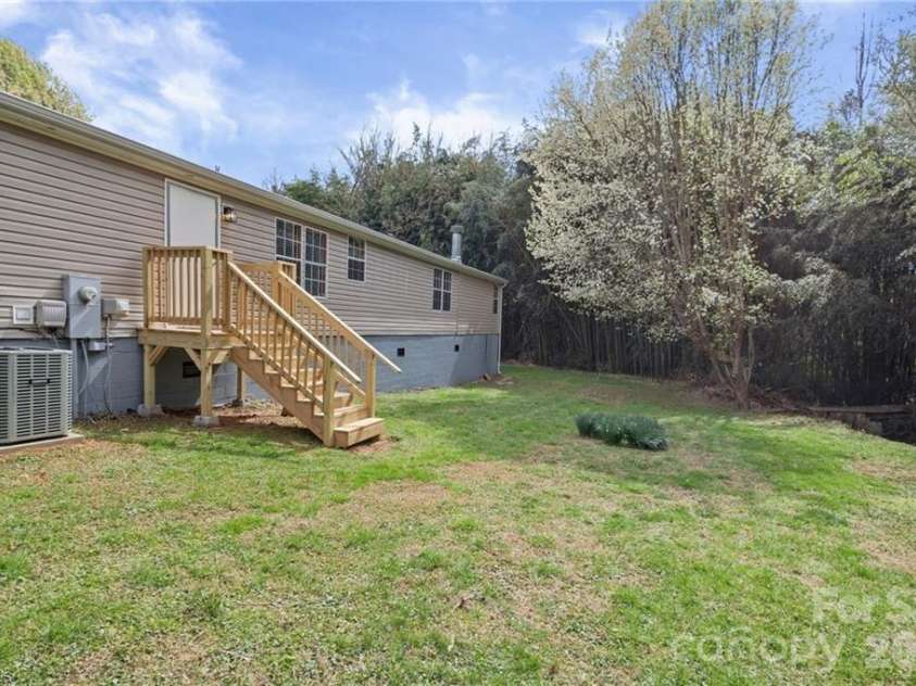 248 Mulberry Park Road, North Wilkesboro, NC 28659.  MLS# CAR4361057, YatesRealty ID 6103. 