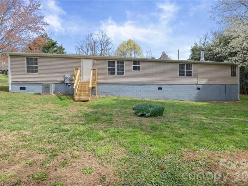 248 Mulberry Park Road, North Wilkesboro, NC 28659.  MLS# CAR4361057, YatesRealty ID 6103. 