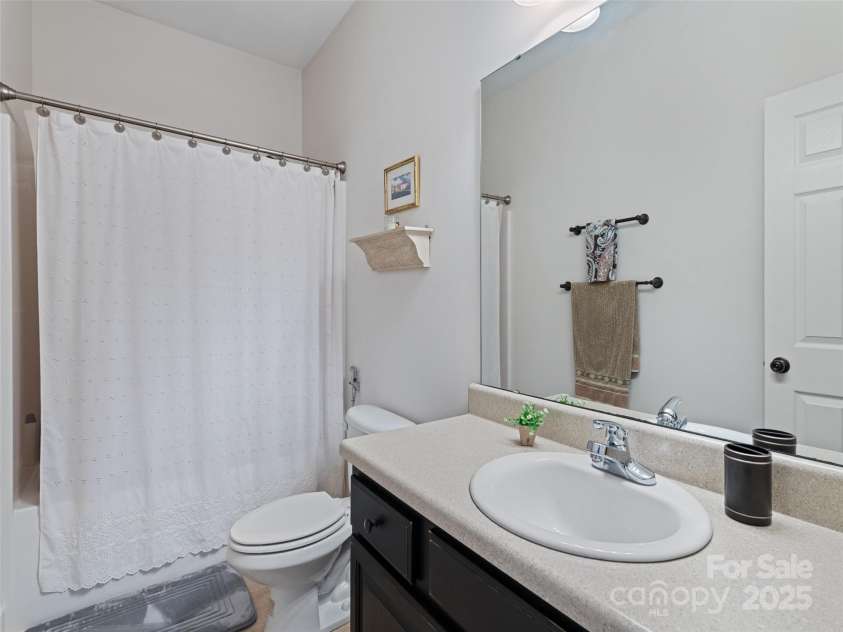 36 Last Coyote Trail, Canton, NC 28716.  MLS# CAR4275863, YatesRealty ID 6103. Main Bathroom