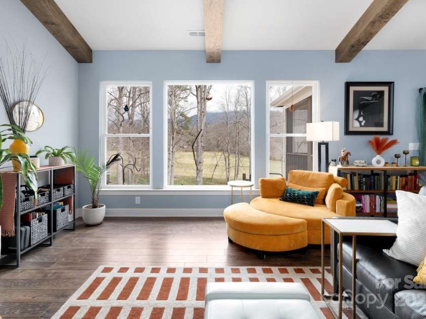 155 Parker Road, Asheville, NC 28805.  MLS# CAR4233111, YatesRealty ID 6104. Large Picture Window