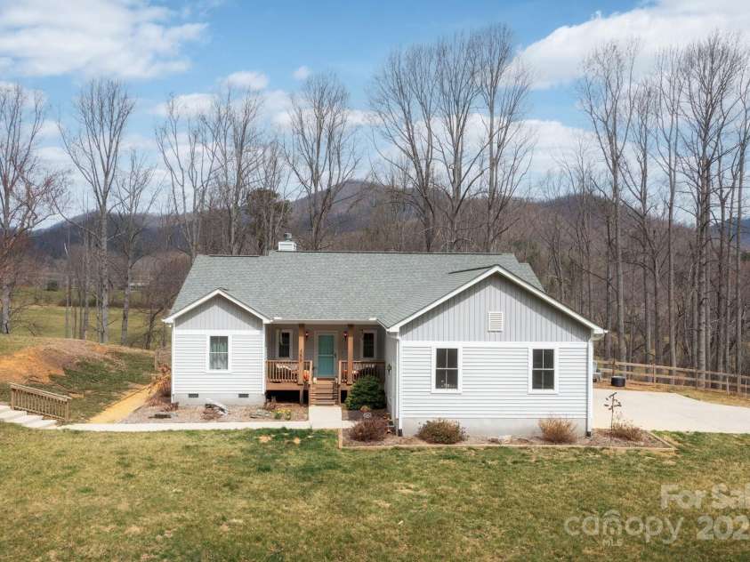 155 Parker Road, Asheville, NC 28805.  MLS# CAR4233111, YatesRealty ID 6104. Mountain Setting