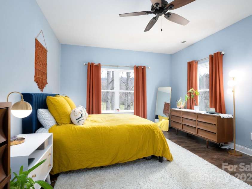 155 Parker Road, Asheville, NC 28805.  MLS# CAR4233111, YatesRealty ID 6104. Tall Ceilings