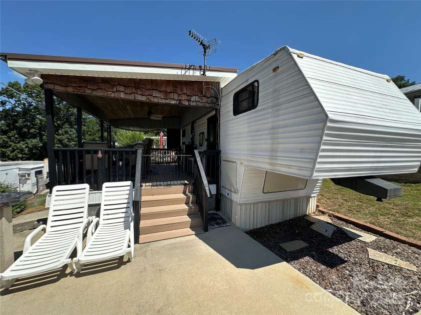 104 Robin Lane, New London, NC 28127.  MLS# CAR4284613, YatesRealty ID 6105. 