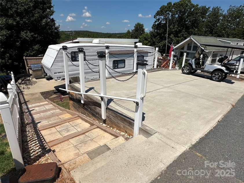 104 Robin Lane, New London, NC 28127.  MLS# CAR4284613, YatesRealty ID 6105. 
