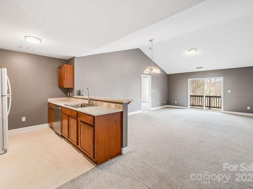 64 Foxden Drive, Fletcher, NC 28732.  MLS# CAR4277862, YatesRealty ID 6106. 