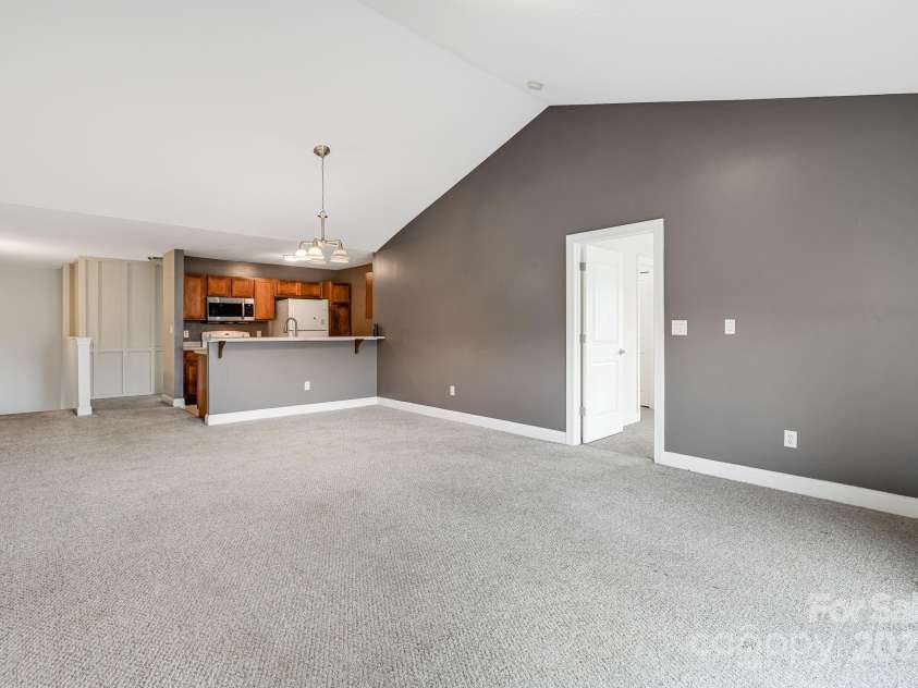 64 Foxden Drive, Fletcher, NC 28732.  MLS# CAR4277862, YatesRealty ID 6106. 