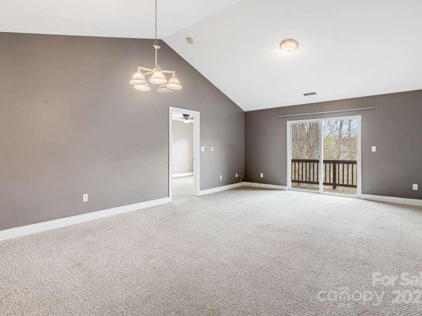64 Foxden Drive, Fletcher, NC 28732.  MLS# CAR4277862, YatesRealty ID 6106. 