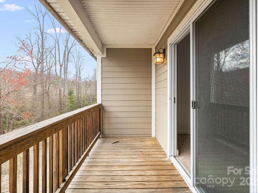 64 Foxden Drive, Fletcher, NC 28732.  MLS# CAR4277862, YatesRealty ID 6106. 