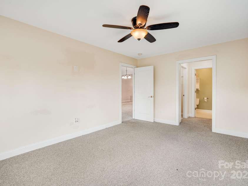 64 Foxden Drive, Fletcher, NC 28732.  MLS# CAR4277862, YatesRealty ID 6106. 