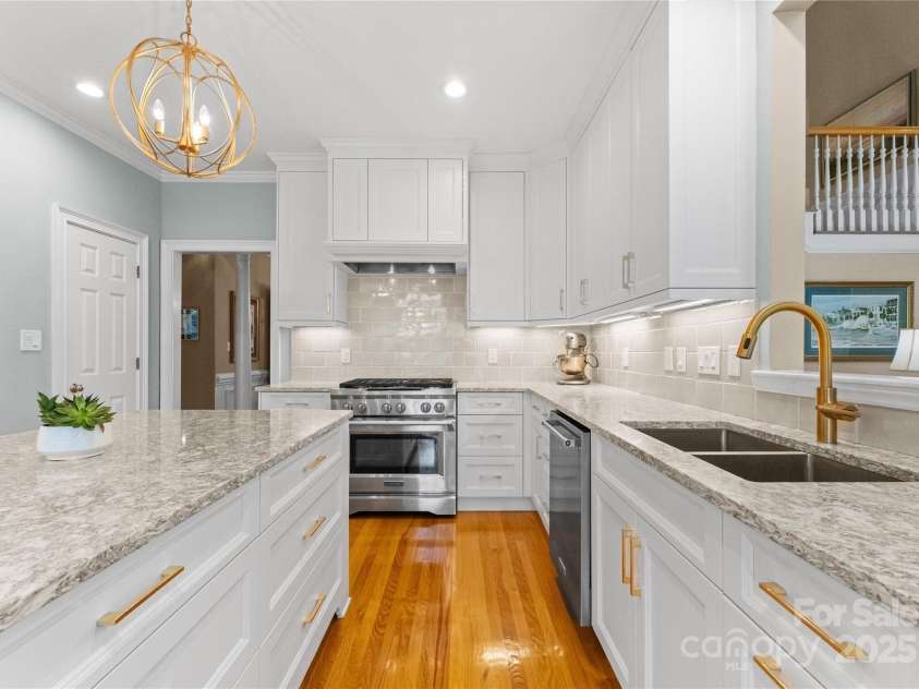 10809 Wicklow Brook Court, Charlotte, NC 28277.  MLS# CAR4241540, YatesRealty ID 6107. 