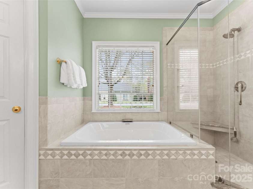 10809 Wicklow Brook Court, Charlotte, NC 28277.  MLS# CAR4241540, YatesRealty ID 6107. 