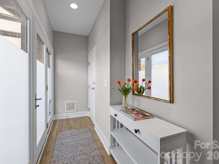 1943 Abbott Street, Charlotte, NC 28203.  MLS# CAR4356233, YatesRealty ID 6108. 