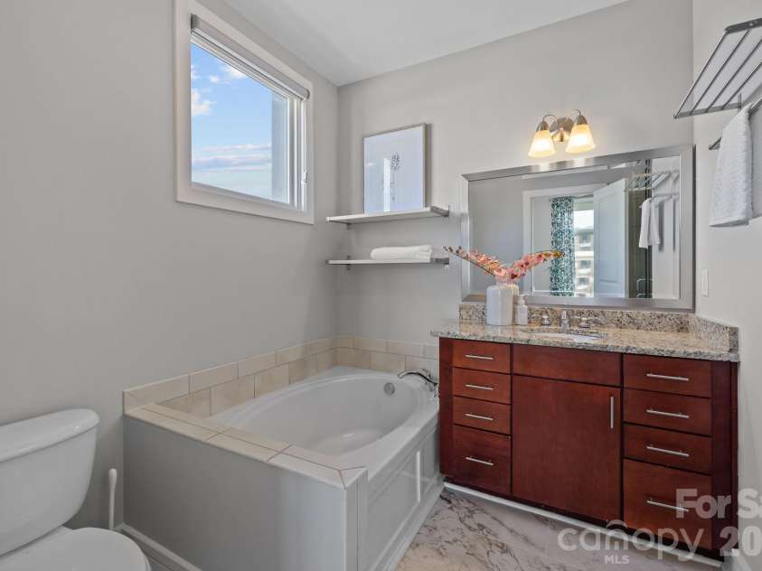 1943 Abbott Street, Charlotte, NC 28203.  MLS# CAR4356233, YatesRealty ID 6108. 