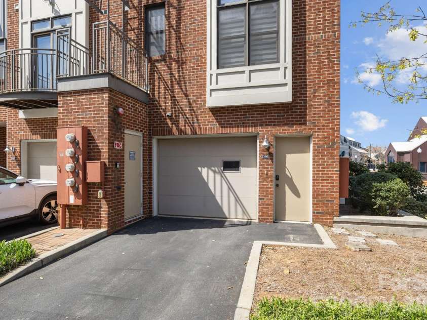 1943 Abbott Street, Charlotte, NC 28203.  MLS# CAR4356233, YatesRealty ID 6108. 