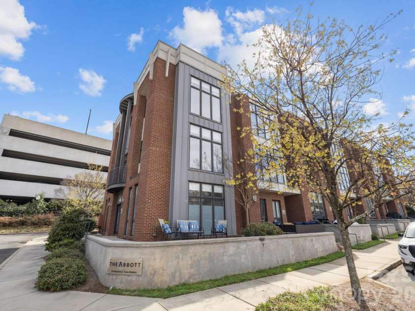 1943 Abbott Street, Charlotte, NC 28203.  MLS# CAR4356233, YatesRealty ID 6108. 