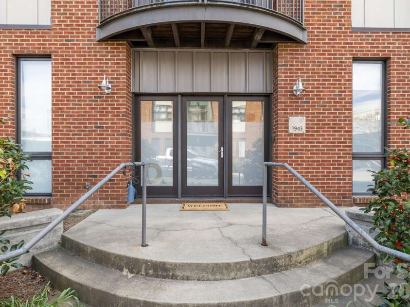 1943 Abbott Street, Charlotte, NC 28203.  MLS# CAR4356233, YatesRealty ID 6108. 