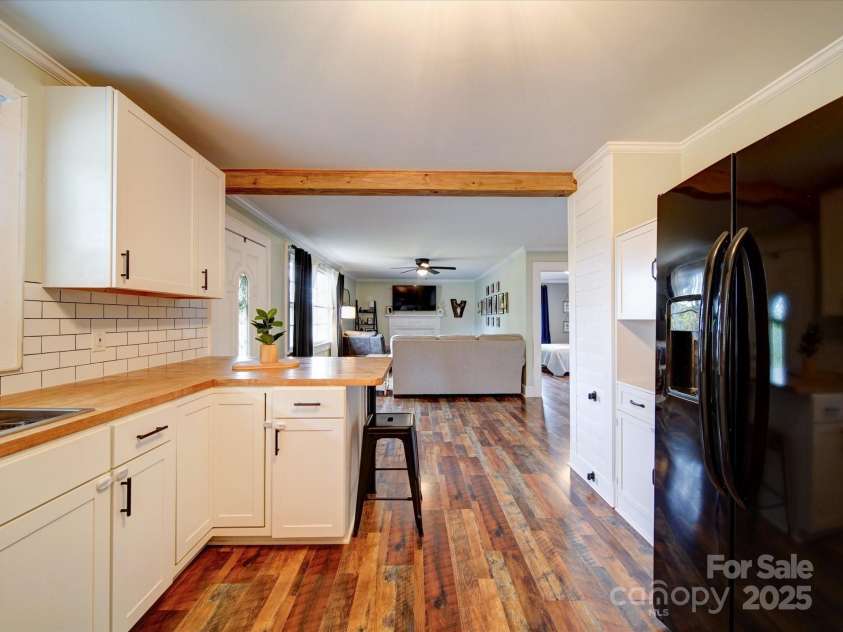 8475 NC 49 Highway, Mount Pleasant, NC 28124.  MLS# CAR4246610, YatesRealty ID 6109. Kitchen to Living Room