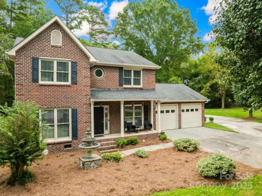 3000 Abingdon Avenue, Monroe, NC 28110.  MLS# CAR4294988, YatesRealty ID 611. 
