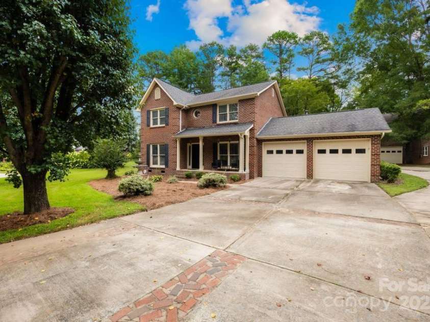 3000 Abingdon Avenue, Monroe, NC 28110.  MLS# CAR4294988, YatesRealty ID 611. 