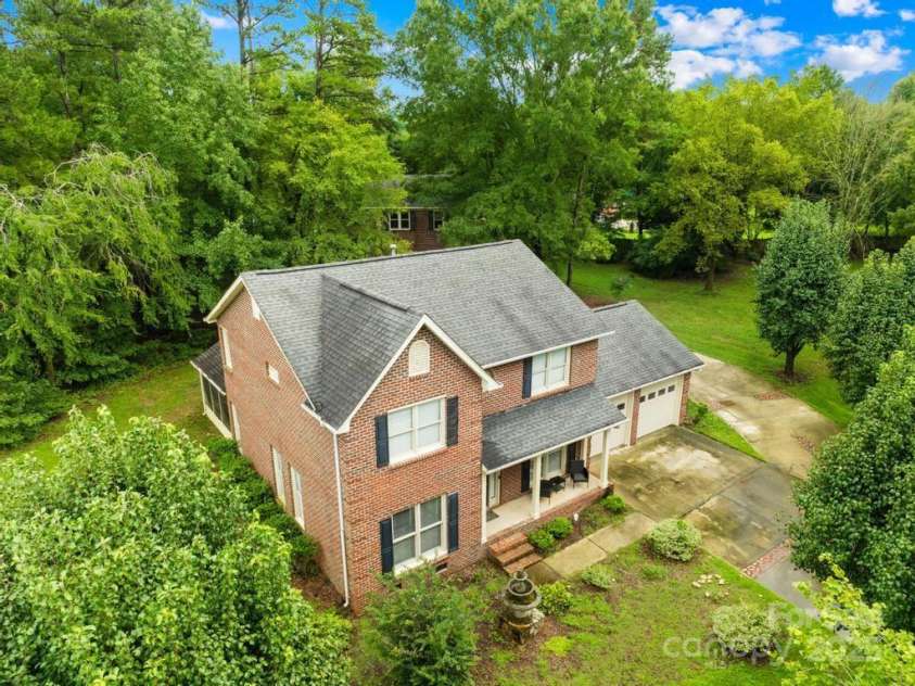 3000 Abingdon Avenue, Monroe, NC 28110.  MLS# CAR4294988, YatesRealty ID 611. 