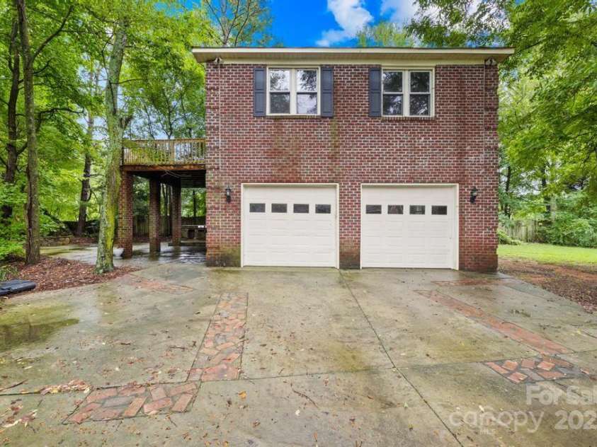 3000 Abingdon Avenue, Monroe, NC 28110.  MLS# CAR4294988, YatesRealty ID 611. 