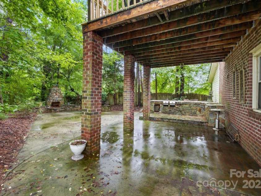 3000 Abingdon Avenue, Monroe, NC 28110.  MLS# CAR4294988, YatesRealty ID 611. 