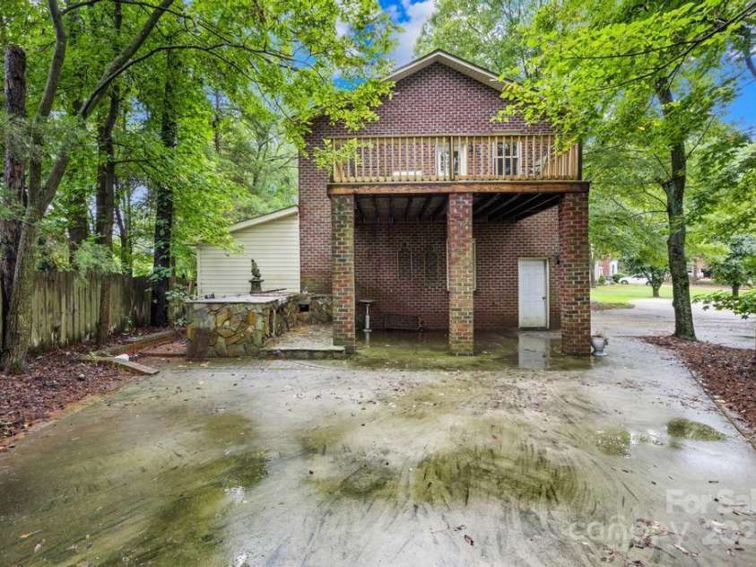 3000 Abingdon Avenue, Monroe, NC 28110.  MLS# CAR4294988, YatesRealty ID 611. 