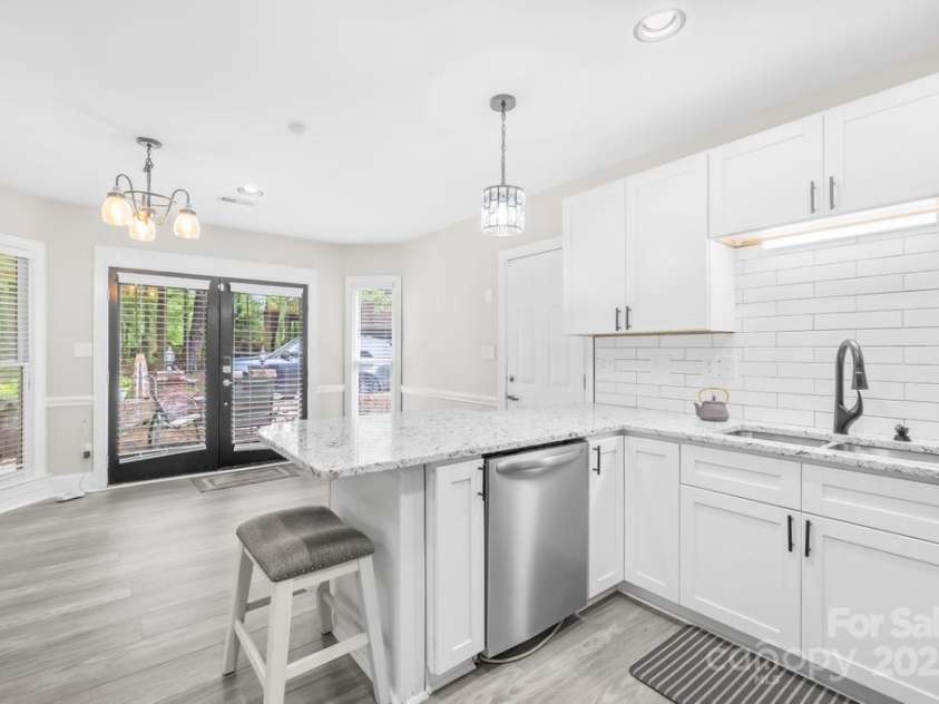 3000 Abingdon Avenue, Monroe, NC 28110.  MLS# CAR4294988, YatesRealty ID 611. 