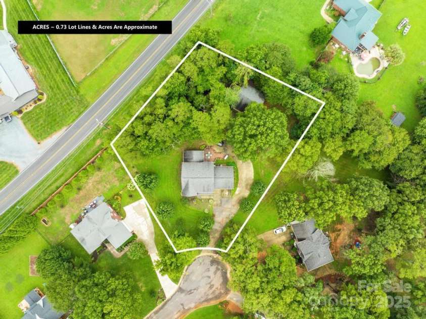 3000 Abingdon Avenue, Monroe, NC 28110.  MLS# CAR4294988, YatesRealty ID 611. 