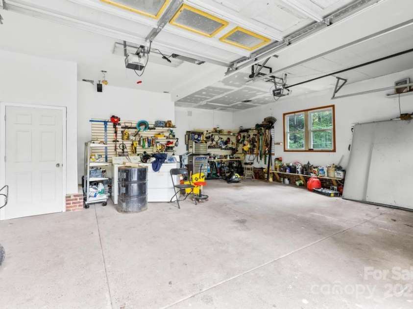 3000 Abingdon Avenue, Monroe, NC 28110.  MLS# CAR4294988, YatesRealty ID 611. 