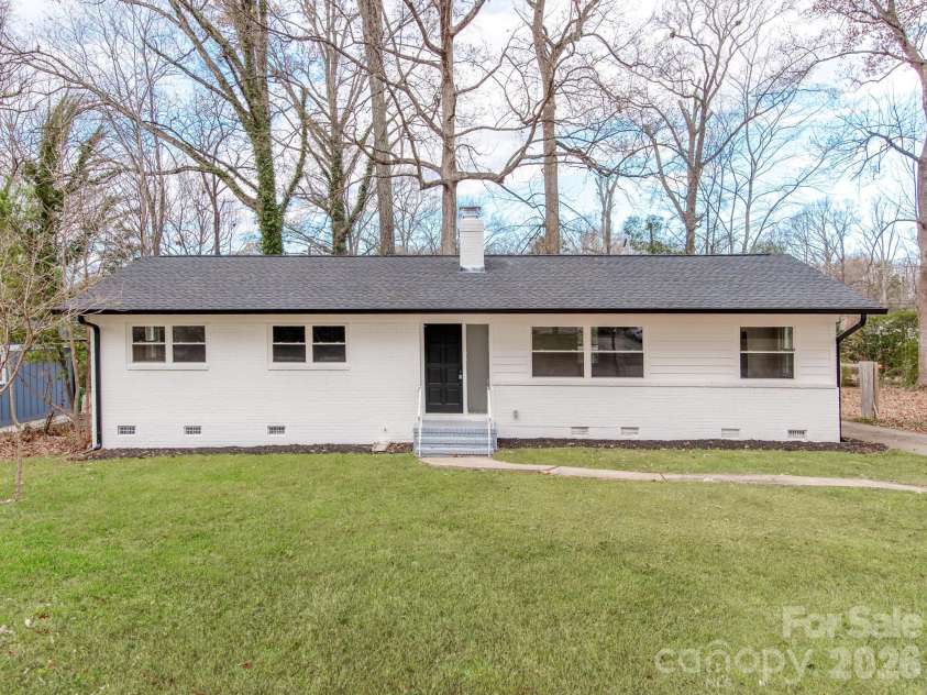 2025 Birchcrest Drive, Charlotte, NC 28205.  MLS# CAR4355649, YatesRealty ID 6110. 