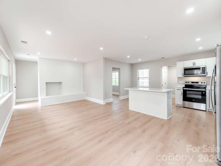 2025 Birchcrest Drive, Charlotte, NC 28205.  MLS# CAR4355649, YatesRealty ID 6110. 