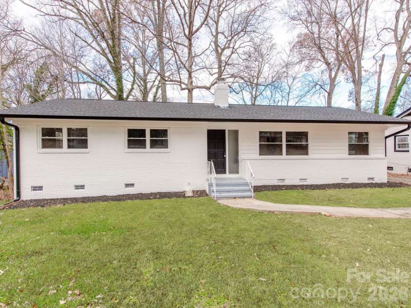 2025 Birchcrest Drive, Charlotte, NC 28205.  MLS# CAR4355649, YatesRealty ID 6110. 